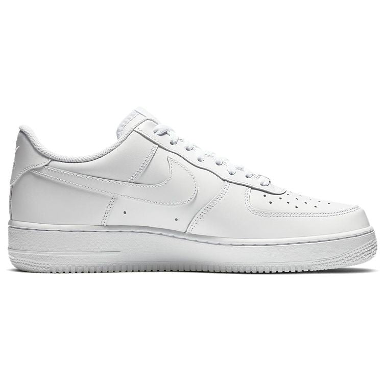 Nike Air Force 1 07 Triple White