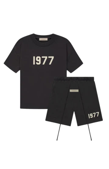 Ensemble Essentials SORT & T-SHIRT
