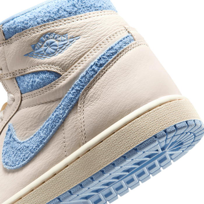 Air Jordan 1 Retro High OG Clips