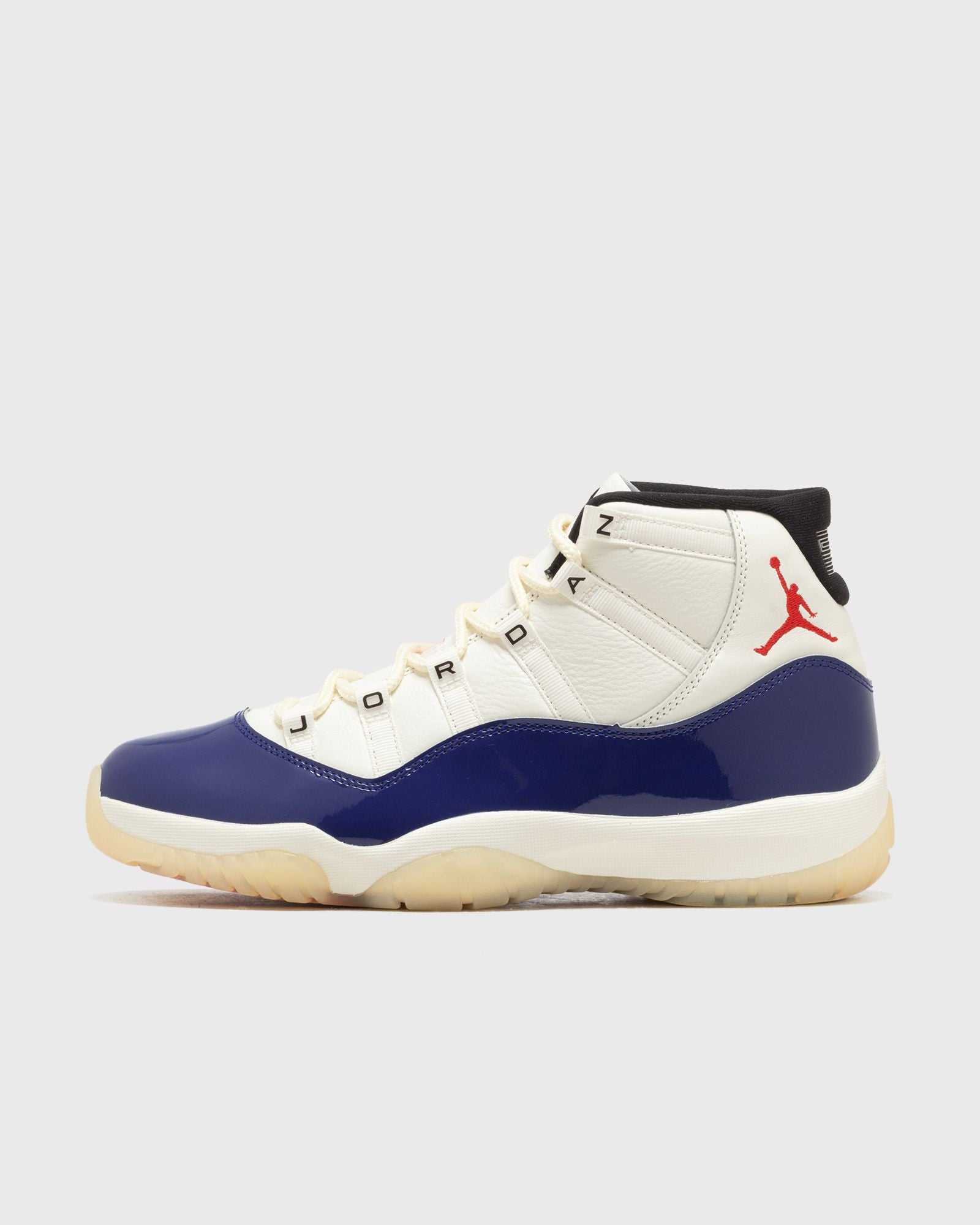 AIR JORDAN 11 RETRO "RARE AIR"