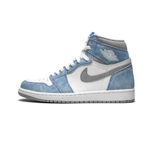 Air Jordan 1 Retro High OG Hyper Royal