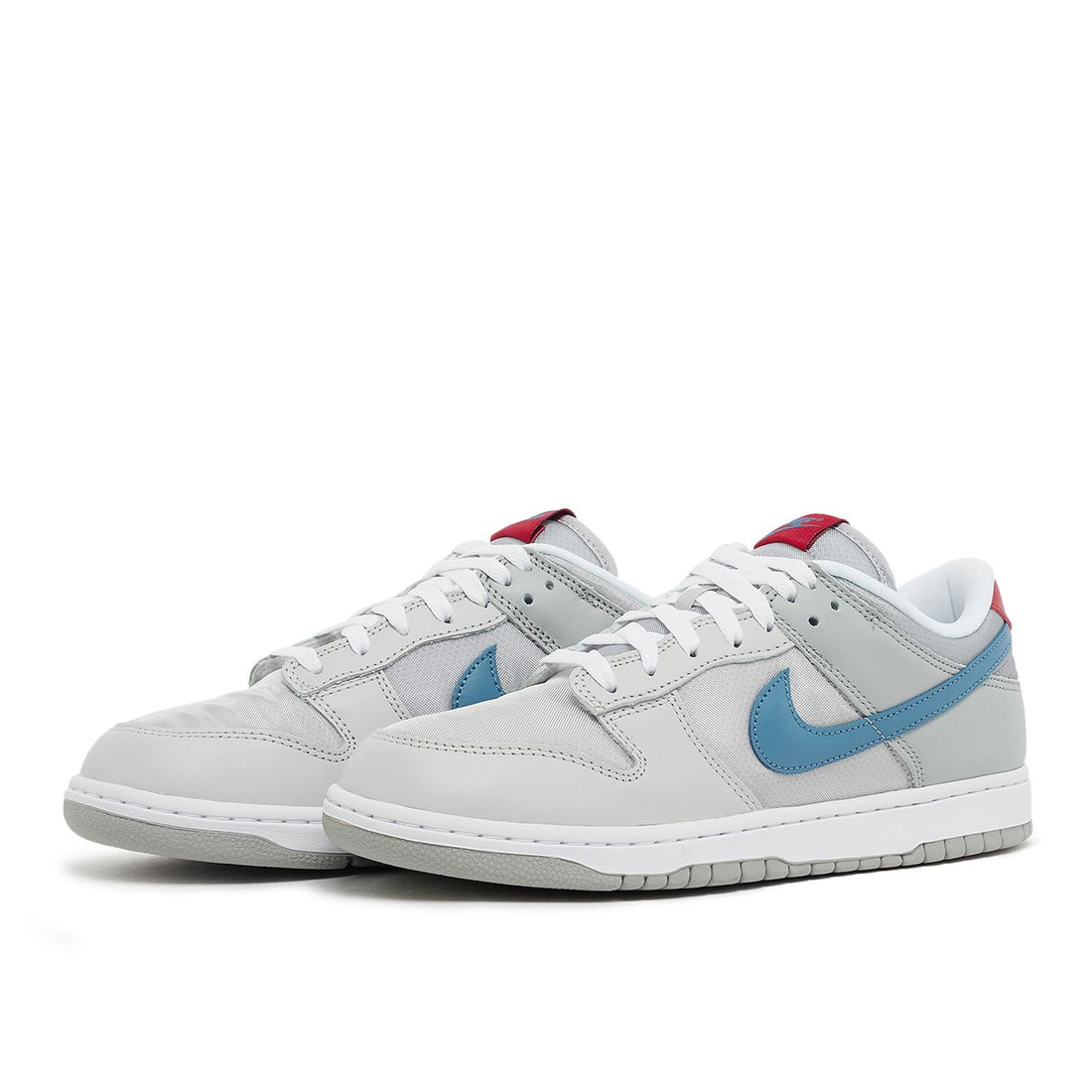 Dunk Low « Silver Surfer »