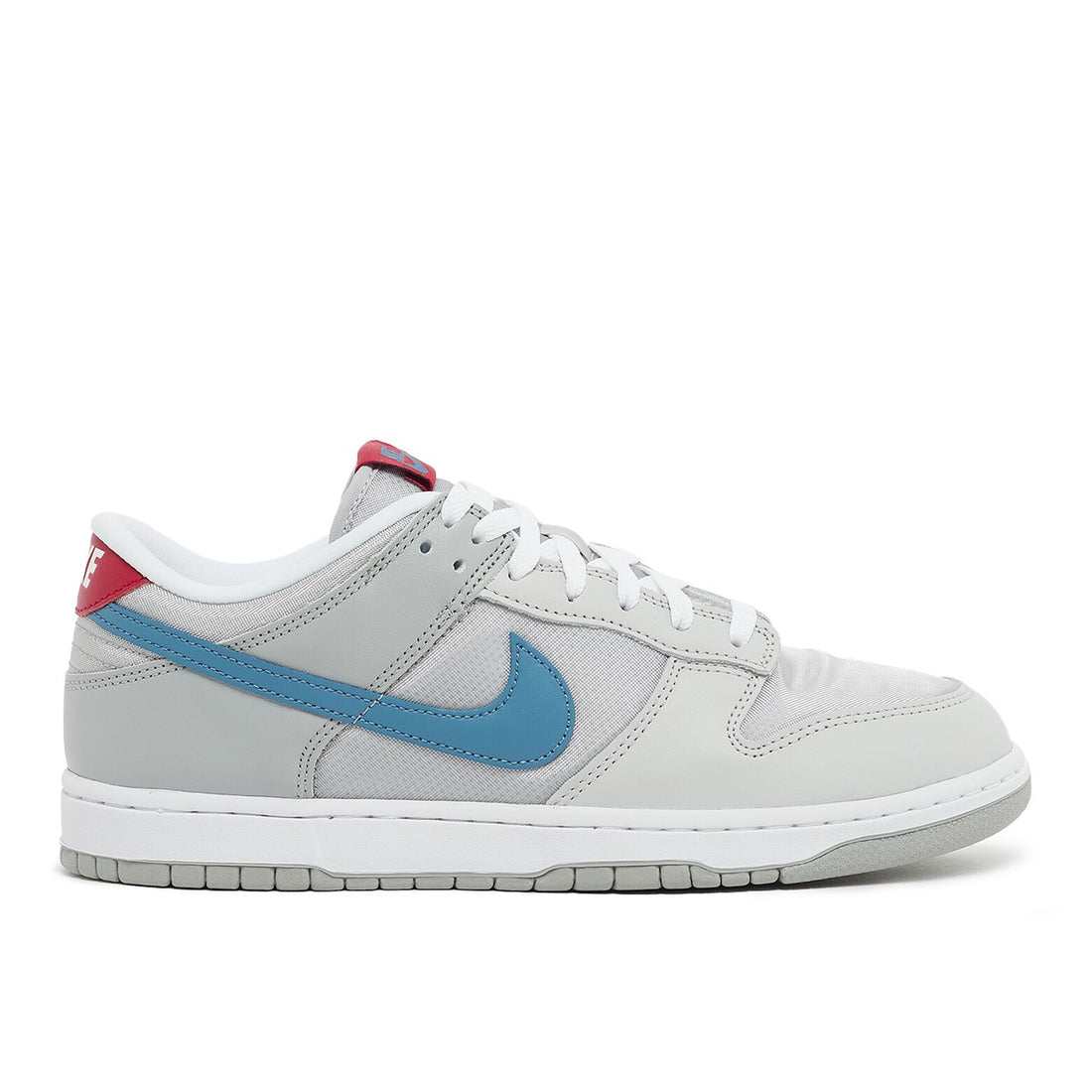 Dunk Low « Silver Surfer »