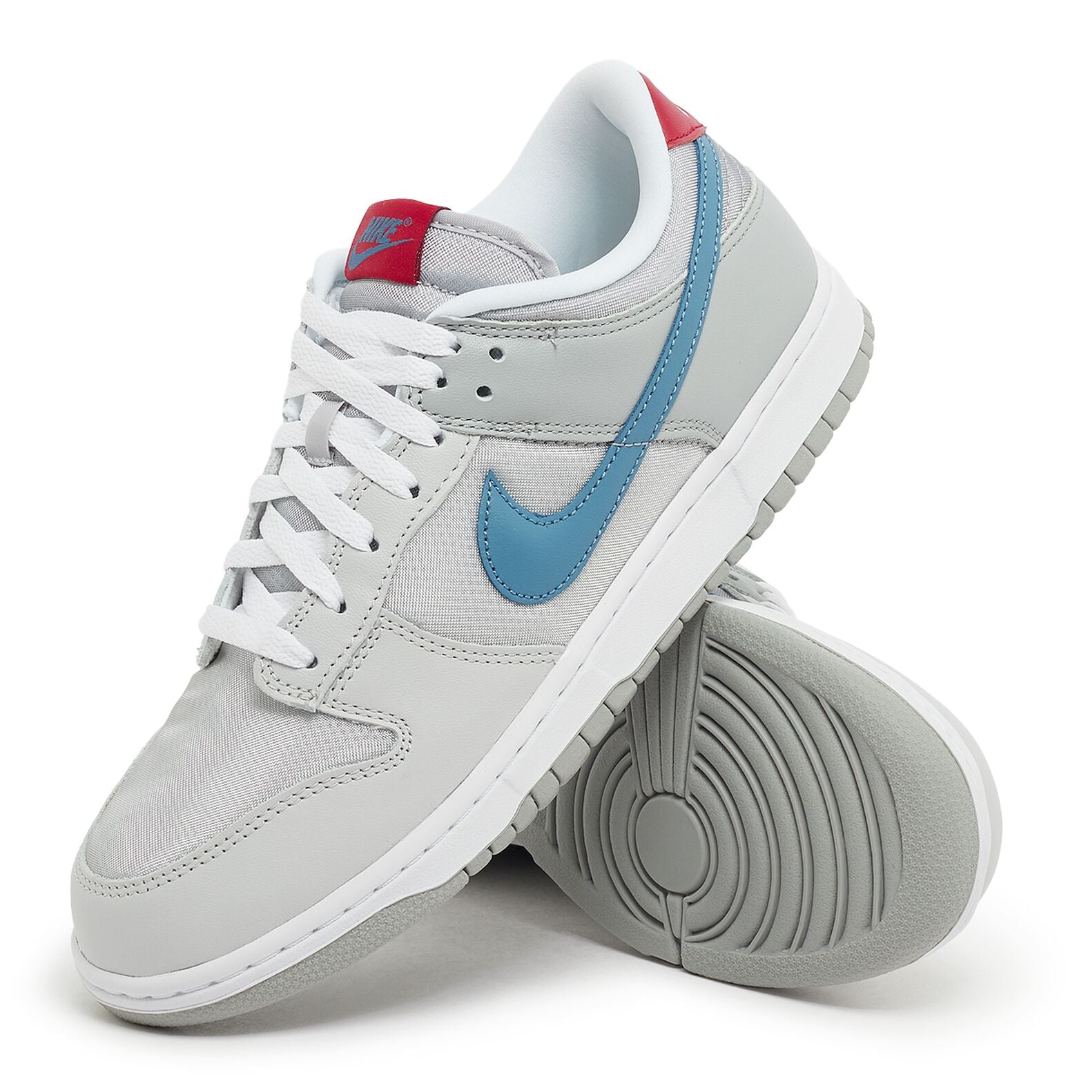 Dunk Low « Silver Surfer »