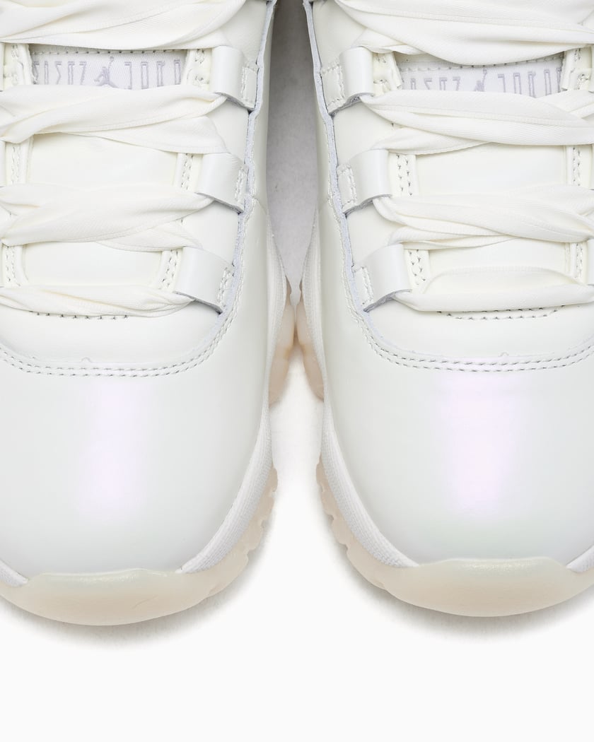 WMNS Air Jordan 11 Grand Finale